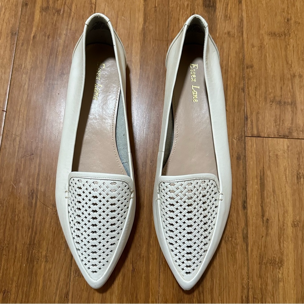 Essex Lane sz 9.5 white leather Aleanor flat - new